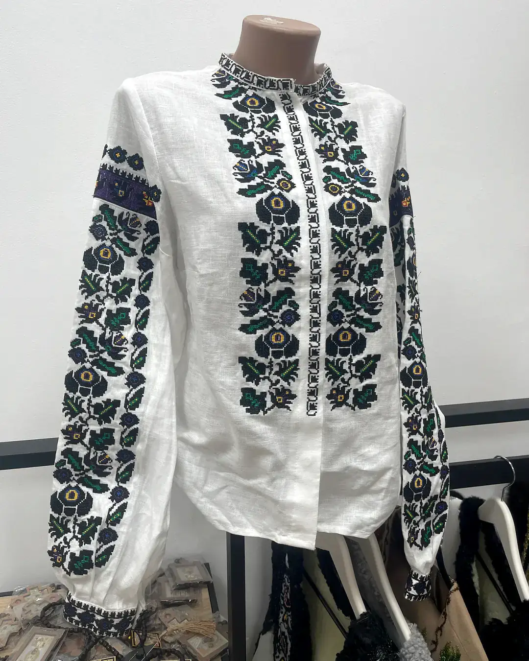 Cămașă tradițională damă cu broderie verde și neagră