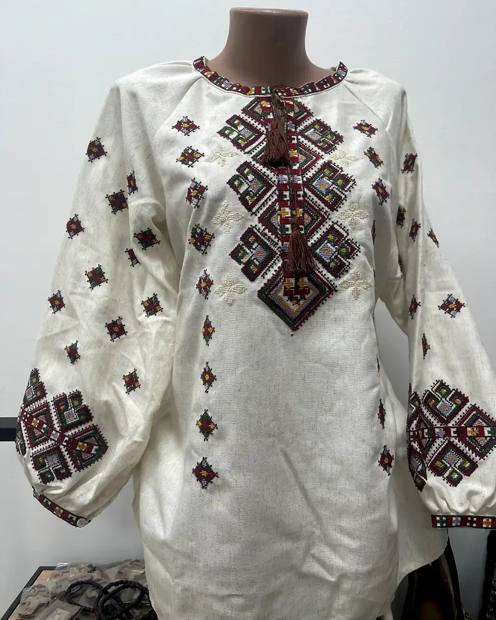 Ie tradițională damă cu broderie maro, din bumbac natural