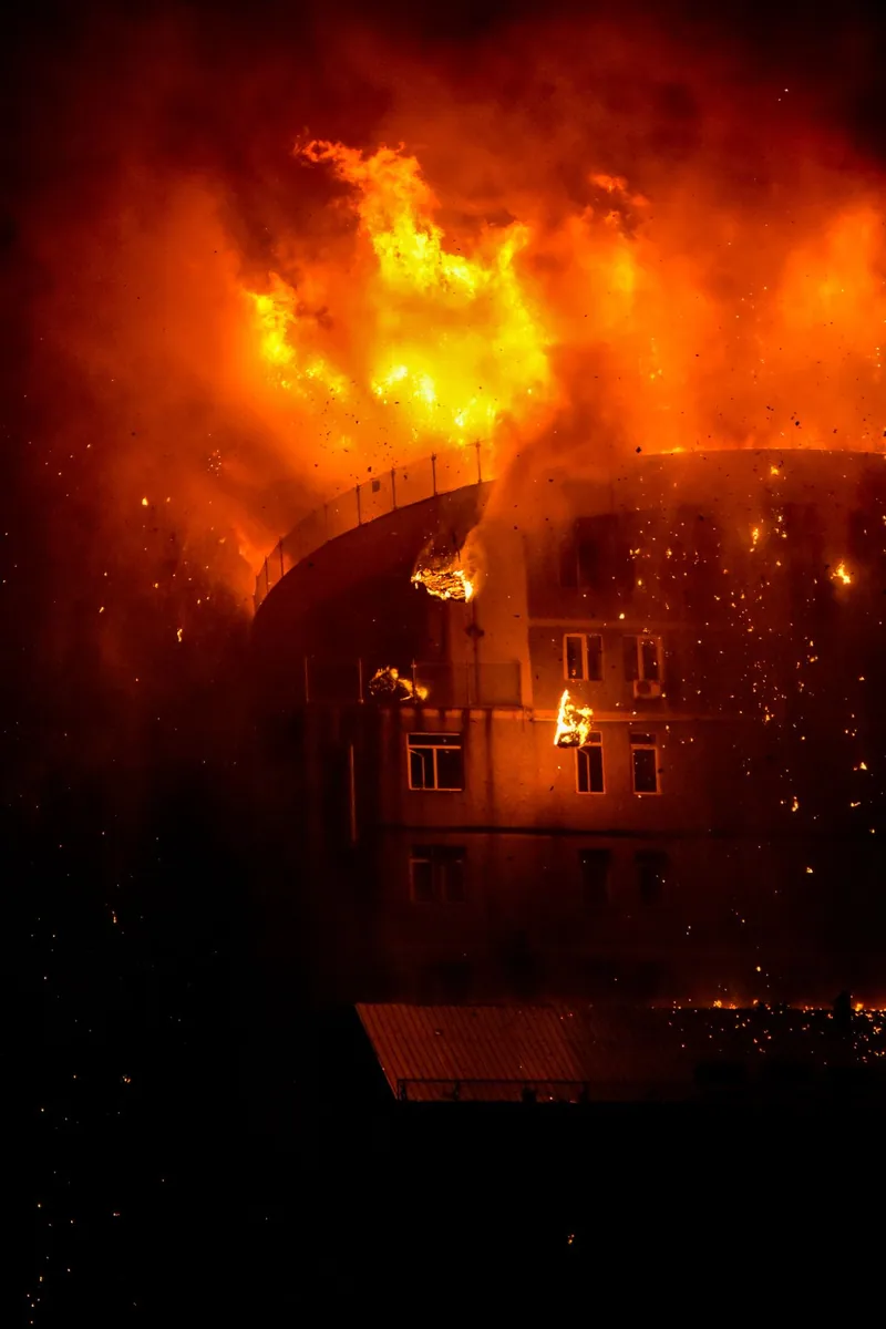 Incendiu de mari proporții
