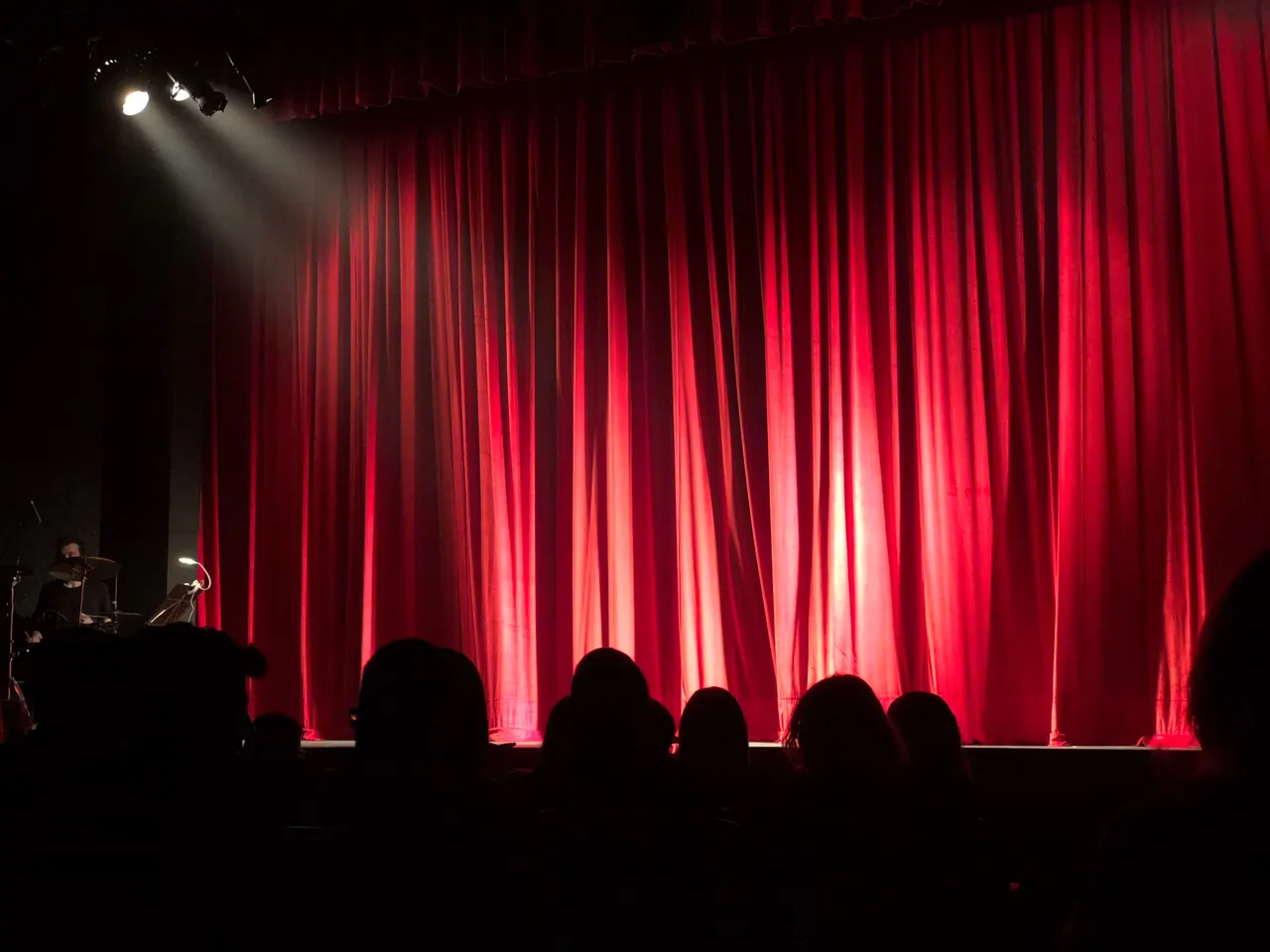 Teatru