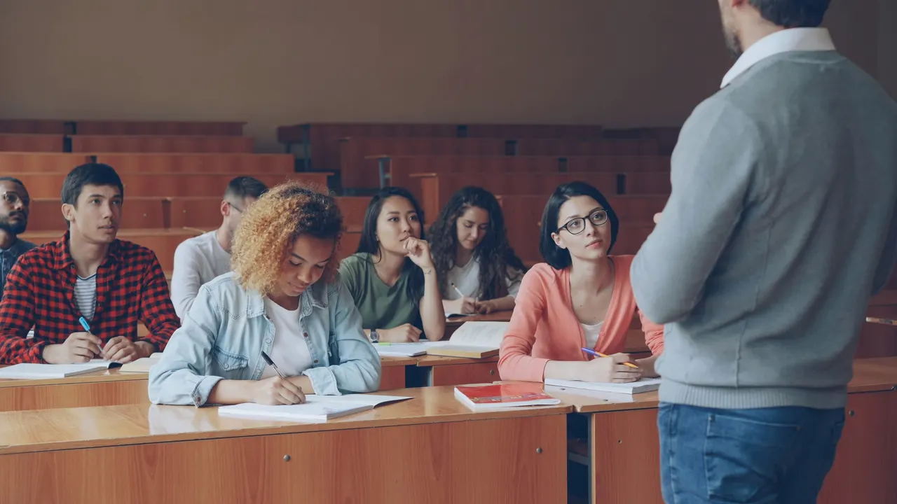Facultate și colegiu